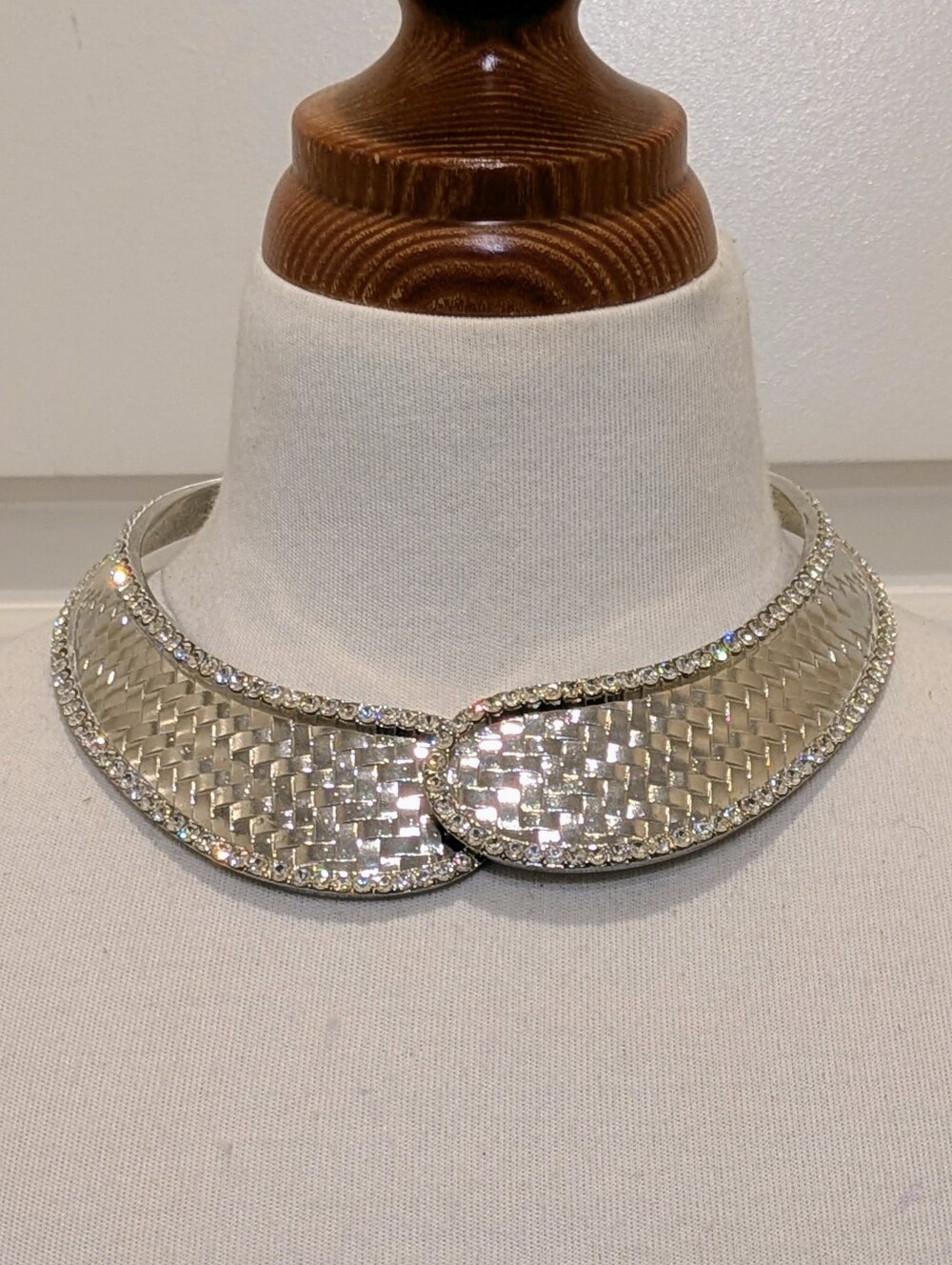 GUC Gorgeous 14" Basketweave Silver Peter Pan Collar Necklace with Rhinestones